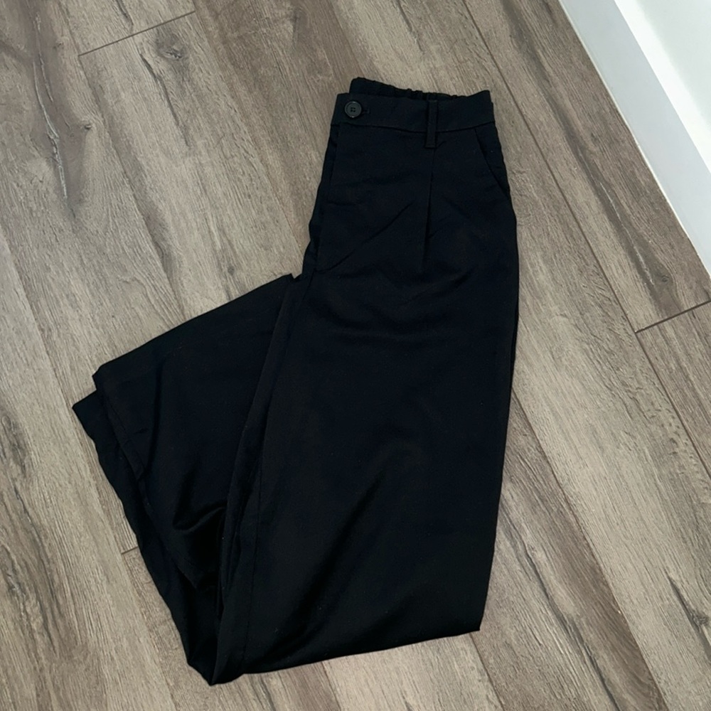 Wide leg trousers